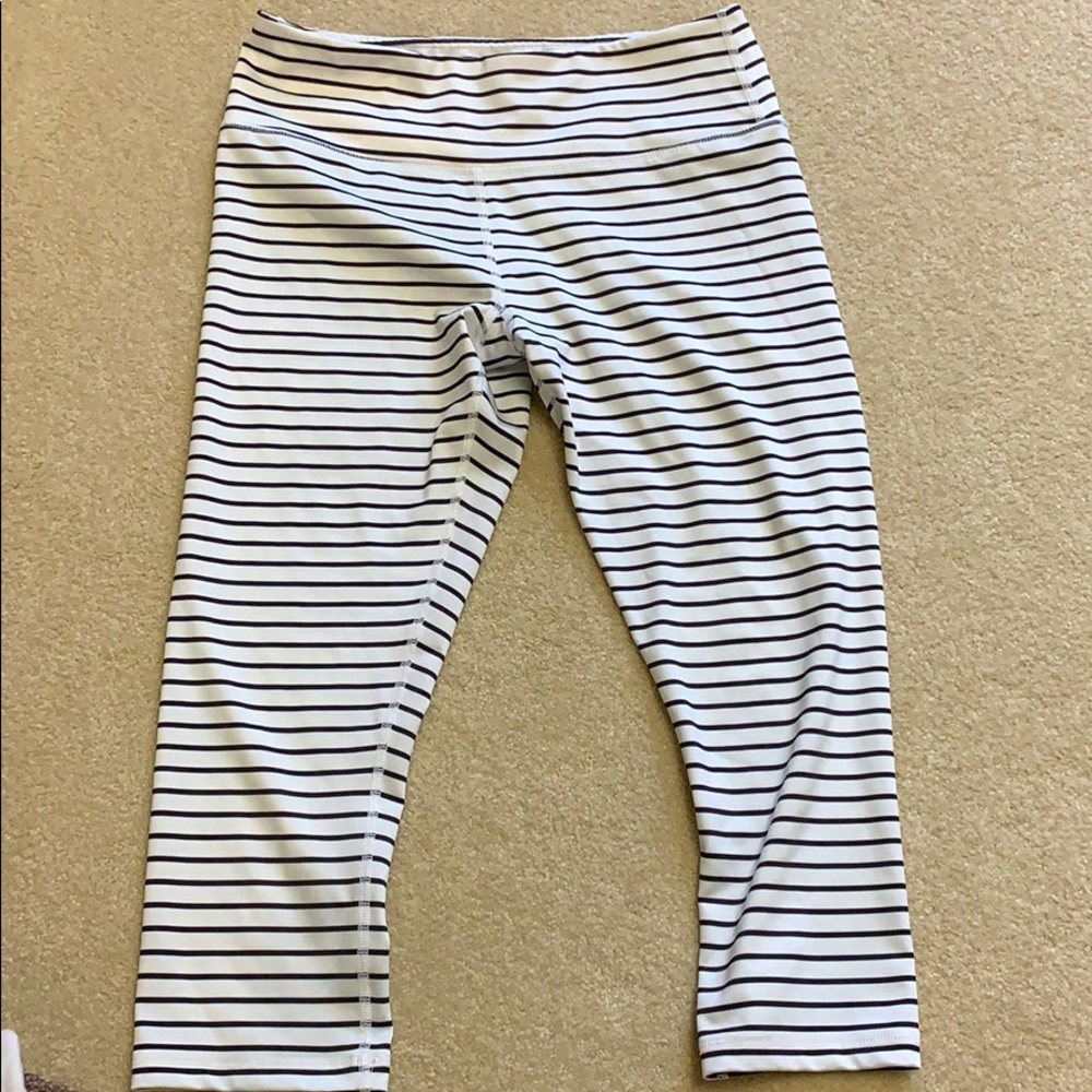 Scorpio sol striped cropped leggings!